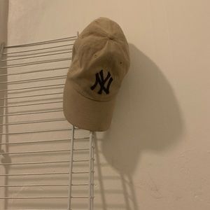 A baseball cap